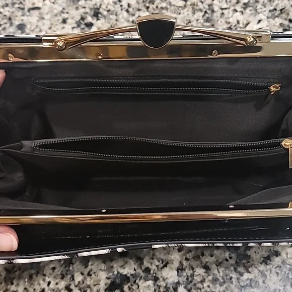 Retro style crossbody clutch - Picture 5 of 15